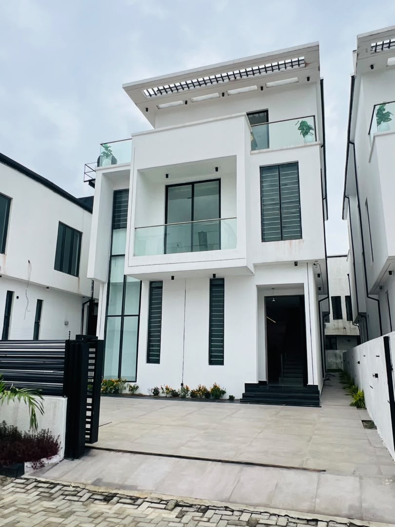 5 Bedroom Fully Detached House with BQ and Swimming Pool