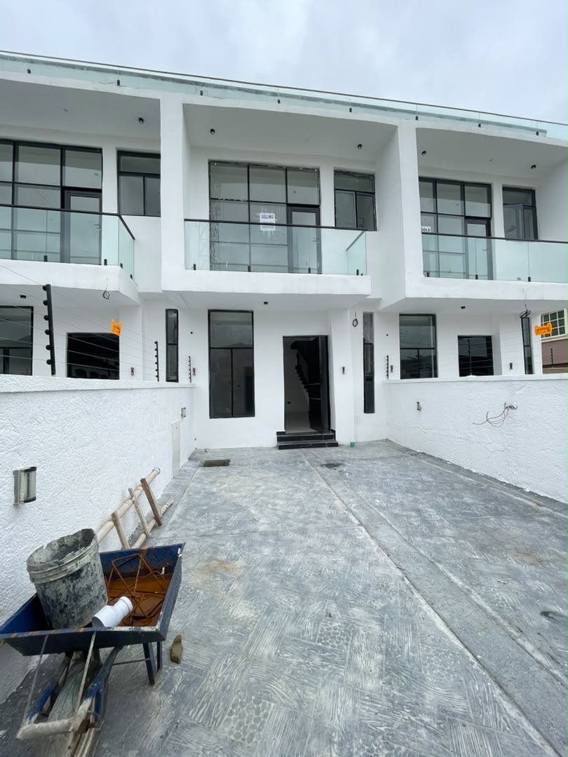 3-Bedroom Terraced Duplex in Sangotedo