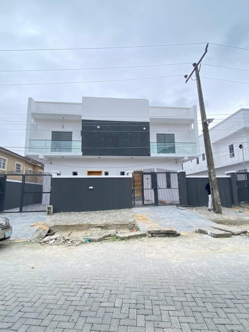 4 Bedroom Semi-Detached Duplex in Chevron