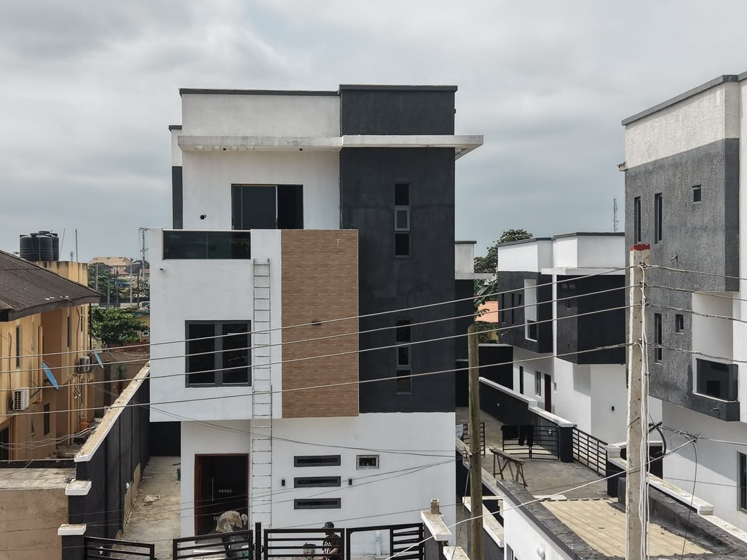 Newly Built 5-Bedroom Fully Detached Duplex
