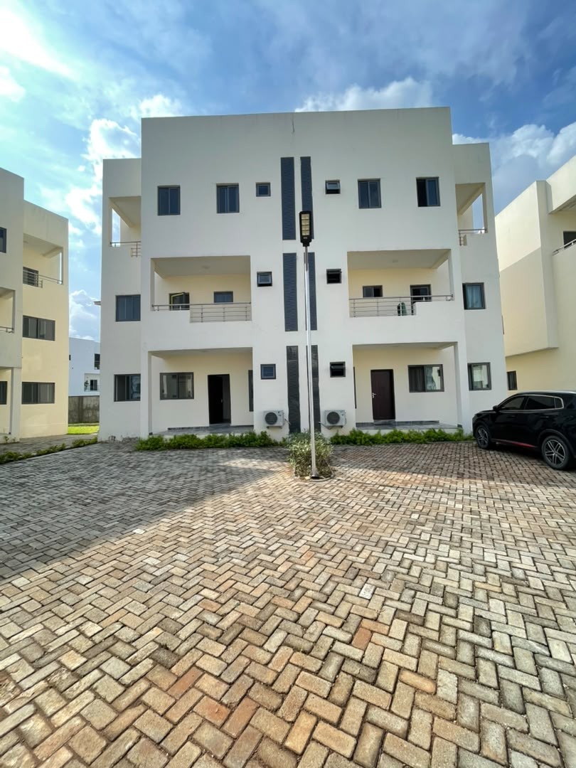 4 Bedroom Semi-Detached Duplex in Osapa London