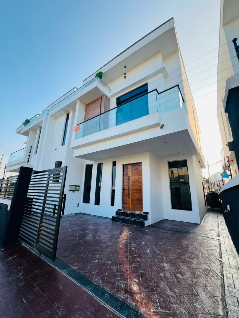 4 bedroom Semi detached duplex