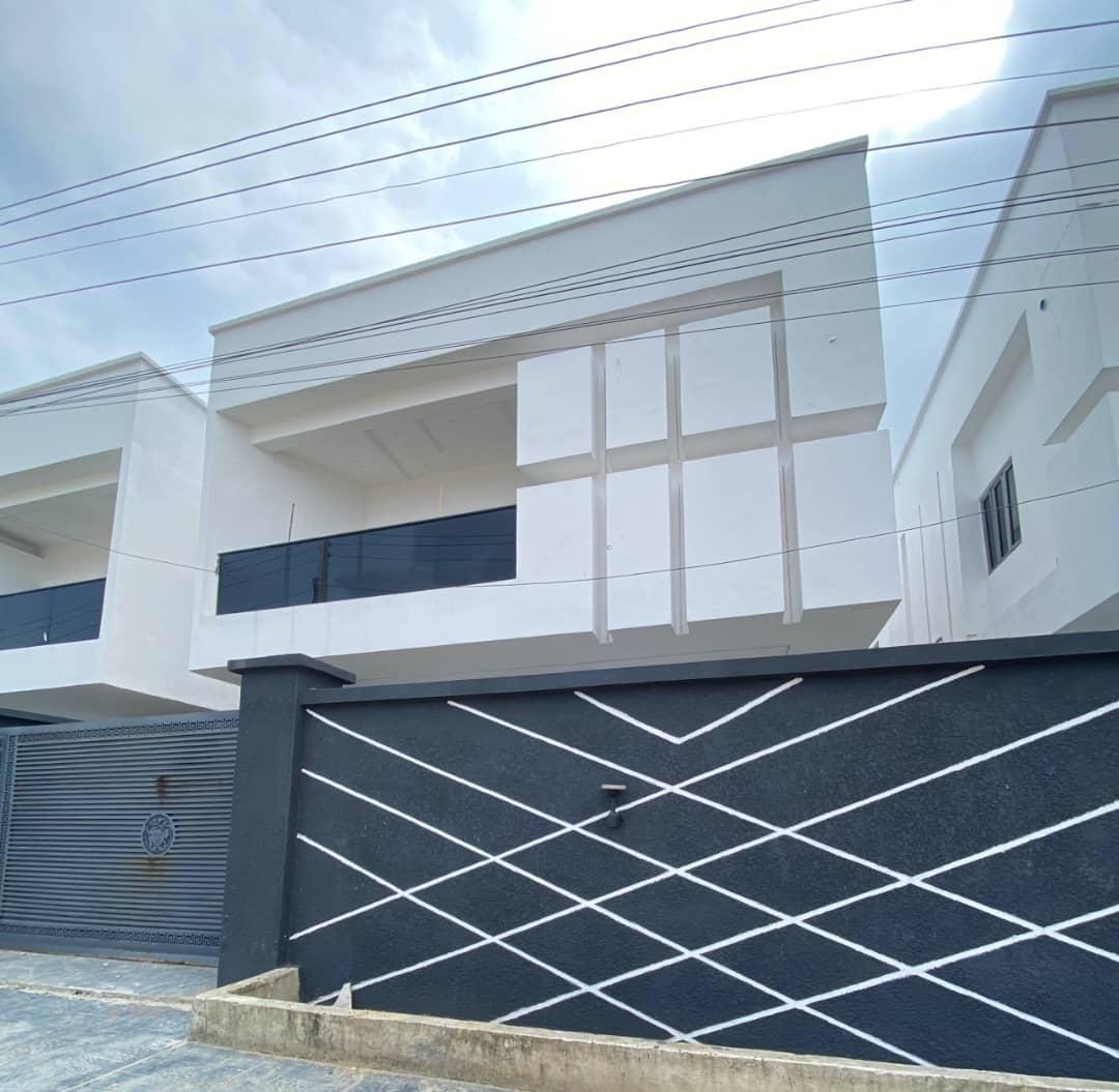 5 Bedroom Fully Detached Duplex in Ologolo