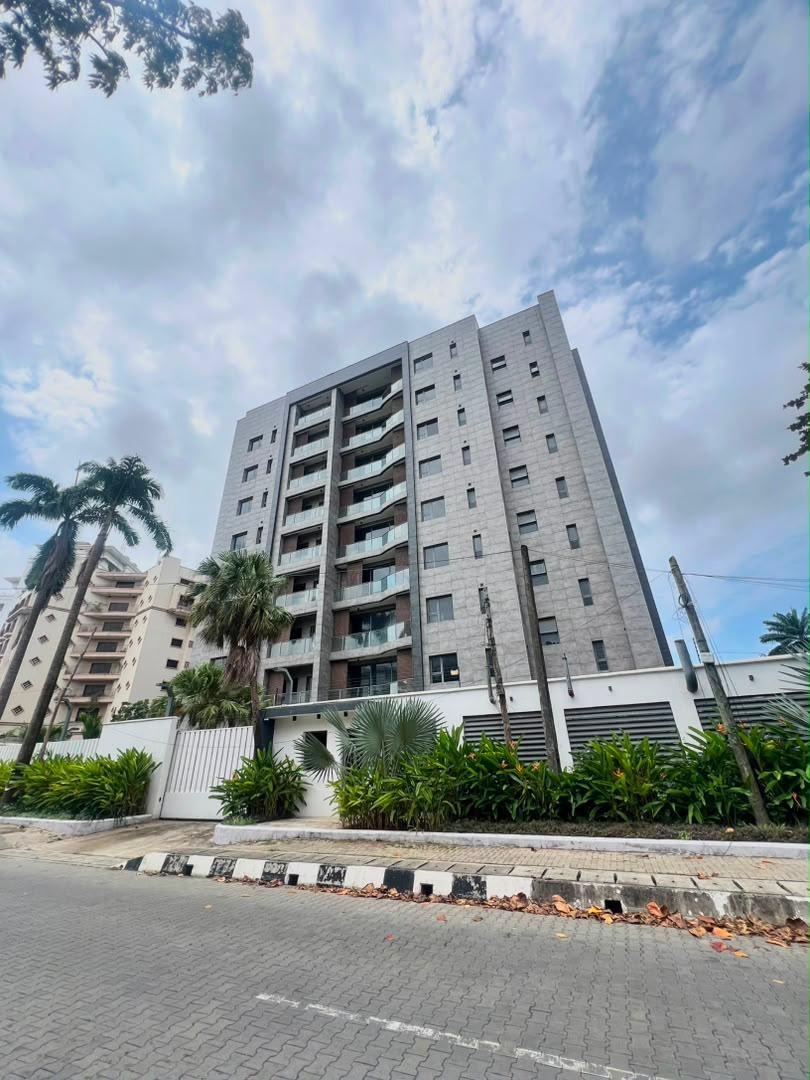 6-Bedroom Fully Detached Duplex in Ikoyi