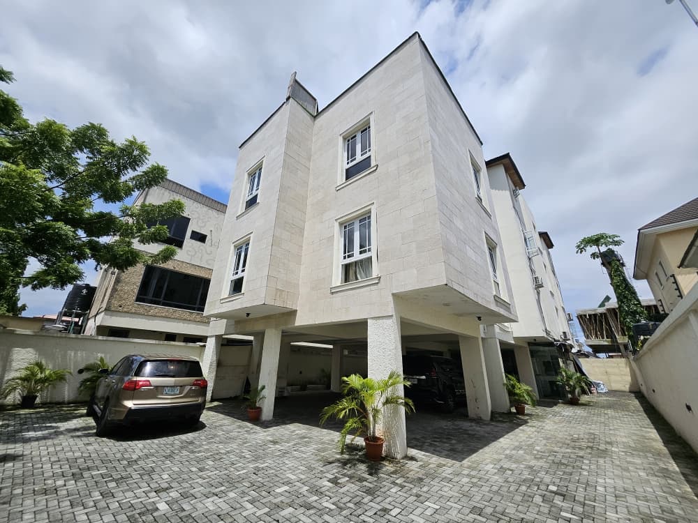 3-BEDROOM APARTMENT FOR RENT