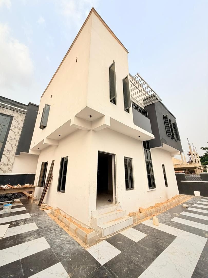 Newly Built 4 Bedroom Fully Detached Duplex