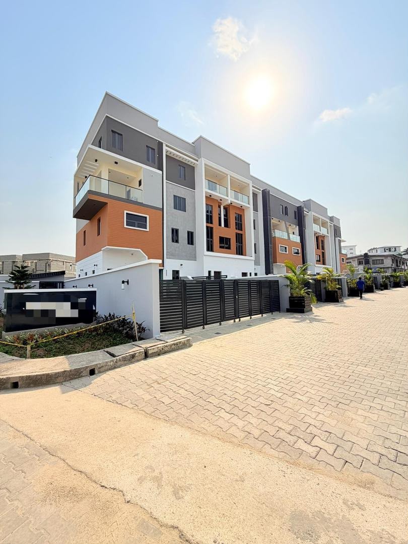 NEWLY BUILT 4 BEDROOM MASIONETTE WITH A ROOM BQ