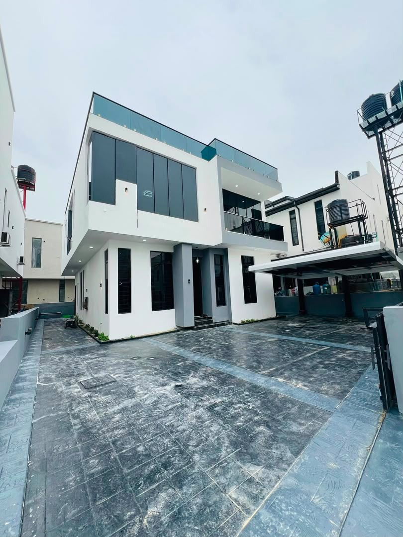 5 Bedroom Fully Detached Duplex in Ikota Lekki