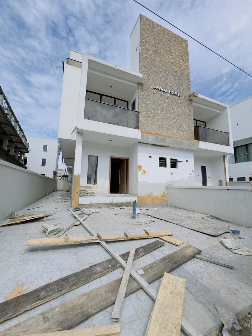 4 Bedroom Semi Detached Duplex in Gbagada