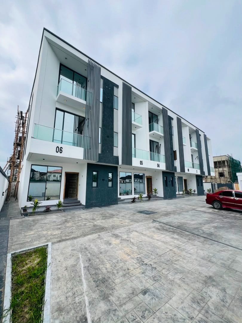 3 bedroom terrace duplex with bq