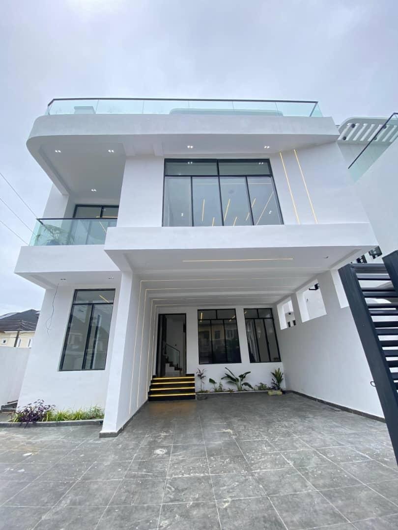5 Bedroom Detached Duplex in Chevron