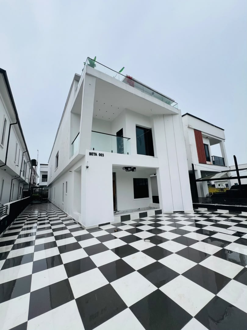 4 Bedroom Fully Detached Duplex with BQ in Ikota, Lekki